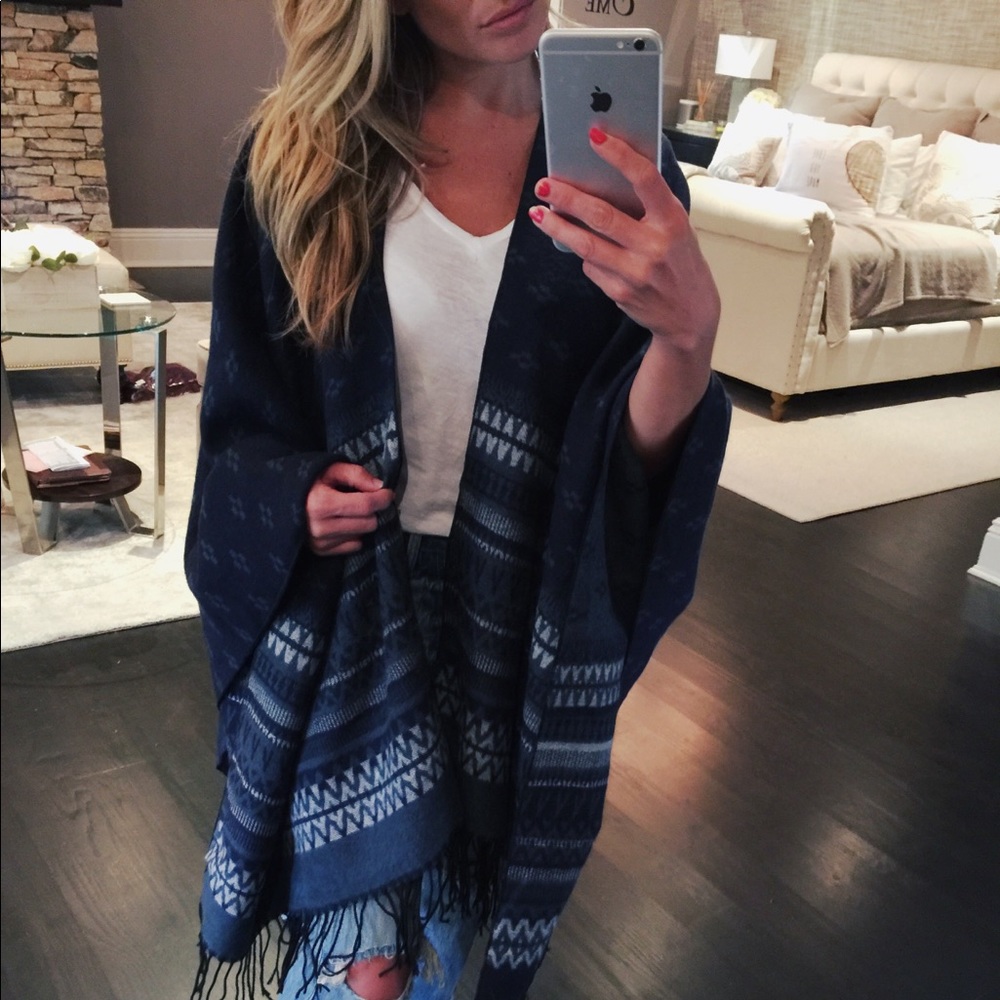 Reversible Navy Geometric Print Poncho - Picture 2 of 2